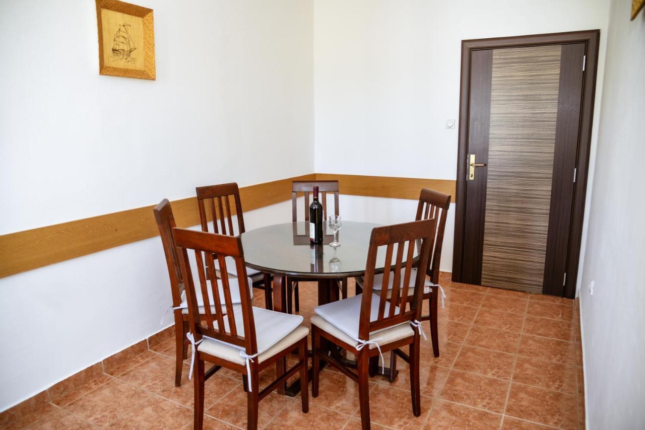 Apartment Nikola Kotor Eksteriør bilde